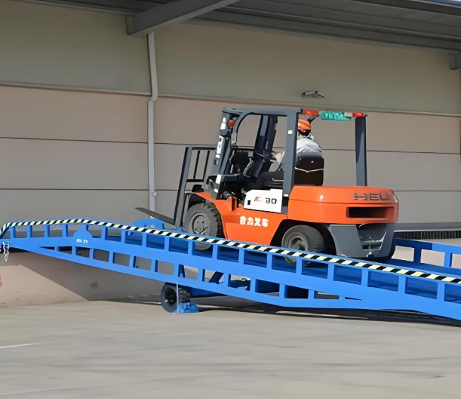楚雄移动式卸货平台（叉车用）